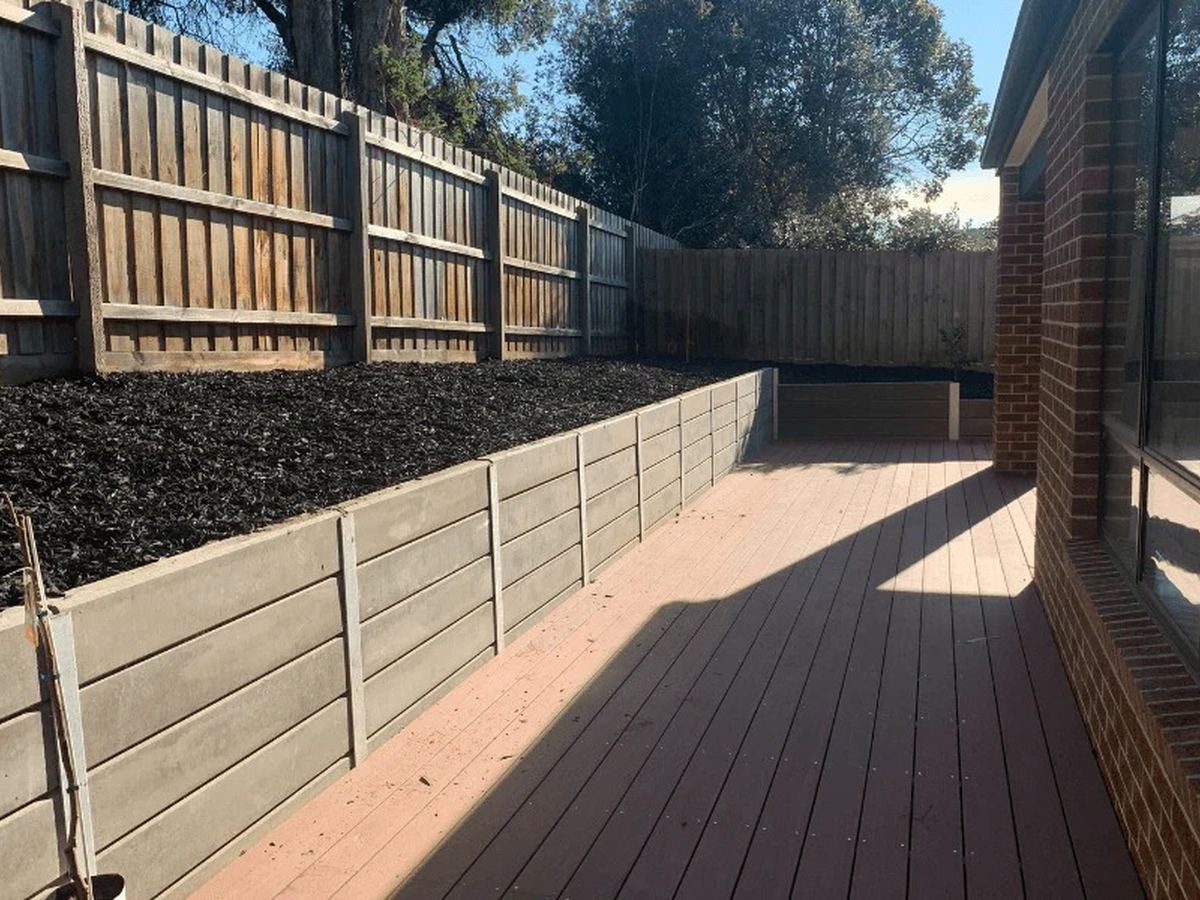 Retaining wall project in Ivanhoe